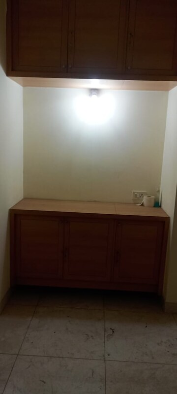 Room in 2 BHK Apartment at Vascon Marigold, Kalyani Nagar – for Rent