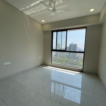Room in 3 BHK Apartment at Kabra Diamante, Shri Nagar – for Rent