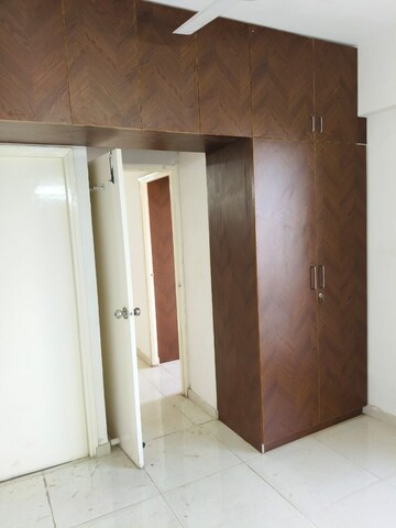 Room in 2 BHK Builder Floor at Sector 9 – for Rent