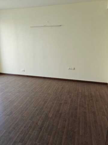 Room in 4 BHK Apartment at BPTP Mansions Park Prime, Sector 66 – for Rent