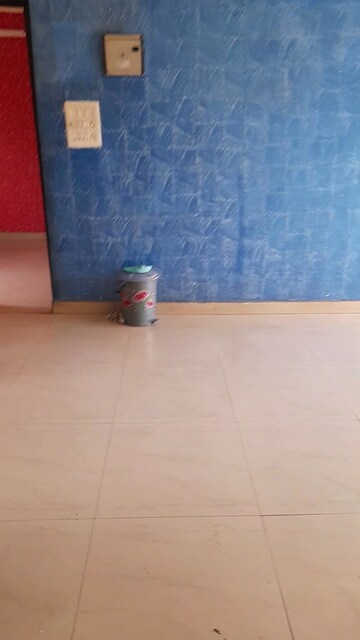 Room in 3.5 BHK Apartment at Mayur Vihar Phase 1 – for Rent