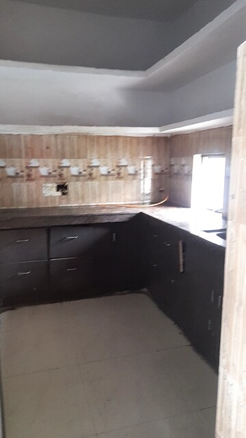 Kitchen in 3.5 BHK Apartment at Mayur Vihar Phase 1 – for Rent
