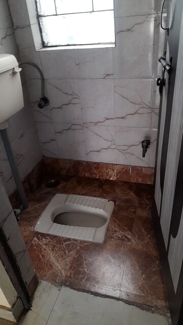 Bathroom in 3.5 BHK Apartment at Mayur Vihar Phase 1 – for Rent