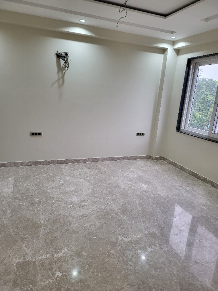 Room, mansarover garden 3.5 Bedroom 2000 Sq.Ft. Builder Floor In Mansarover Garden Delhi 8368767