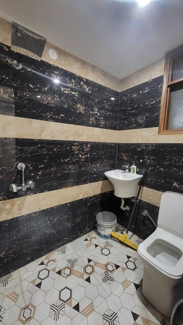 Master Bedroom in 2 BHK Apartment at Palm Residency Chhatarpur, Chattarpur – for Rent