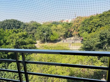 3 BHK Builder Floor – Garden View at Rohini Sector 5 - for Rent