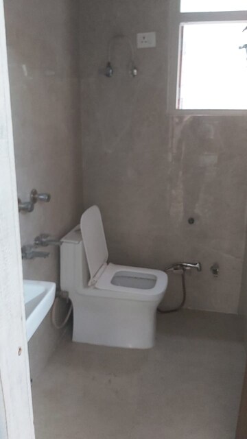 Bathroom in 1 RK Builder Floor at Mayur Vihar – for Rent
