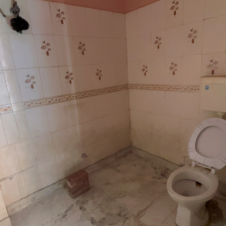 Bathroom, alpha ii greater noida 2 Bedroom 60 Sq.Mt. Builder Floor In Alpha Ii Greater Noida Greater Noida 8368841