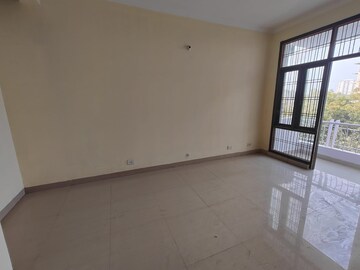 Room in 4 BHK Apartment at Parsvnath Royale Floors, Uattardhona – for Sale