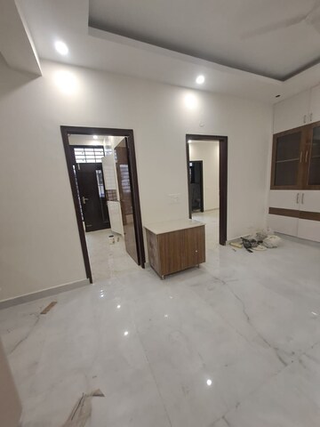 Room in 3 BHK Builder Floor at AS Tower, Sector 45 – for Rent