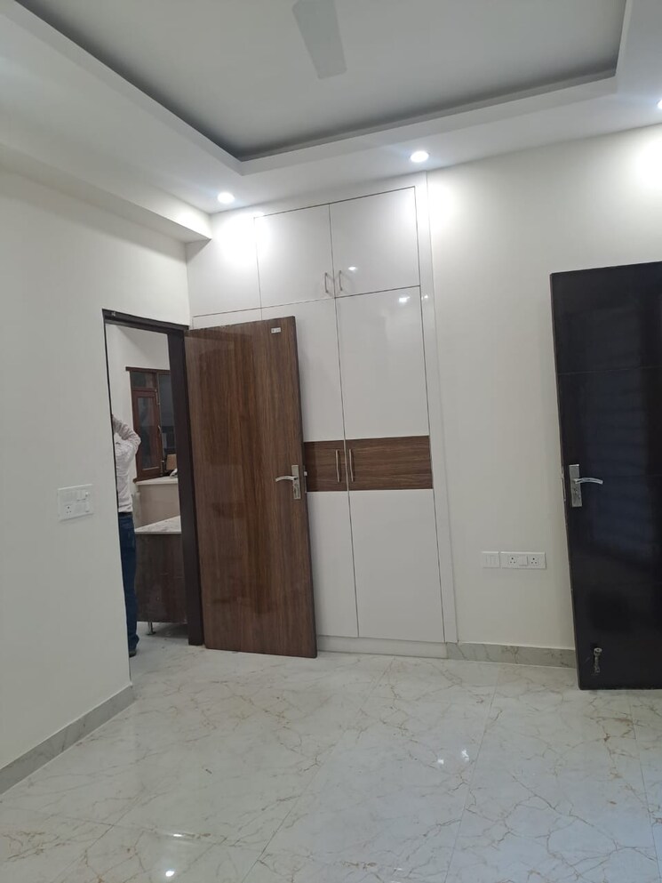 Room, as-tower 3 Bedroom 2200 Sq.Ft. Builder Floor In Sector 45 Gurgaon 8368852