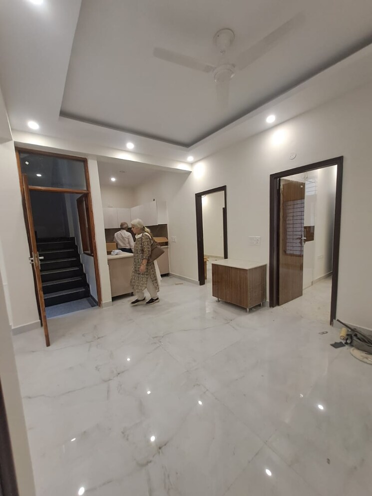 Room, as-tower 3 Bedroom 2200 Sq.Ft. Builder Floor In Sector 45 Gurgaon 8368852