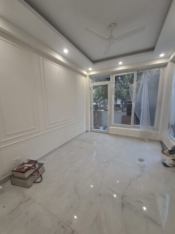 Room in 3 BHK Builder Floor at AS Tower, Sector 45 – for Rent