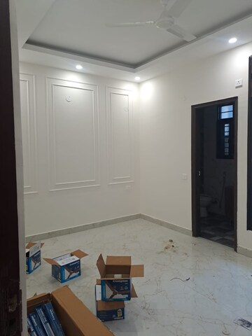 Room in 3 BHK Builder Floor at AS Tower, Sector 45 – for Rent