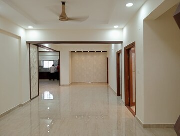 Room in 3 BHK Builder Floor at Hsr Layout – for Rent