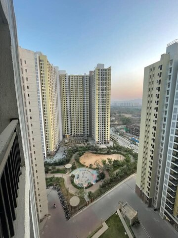 2 BHK Apartment For Rent in Runwal Gardens, Dombivli East