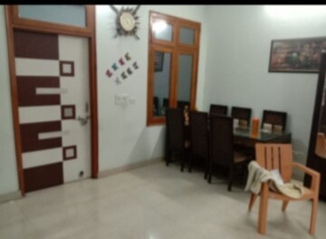 Living Room in 2 BHK Independent House at Aliganj – for Rent