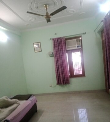 Room in 2 BHK Independent House at Aliganj – for Rent