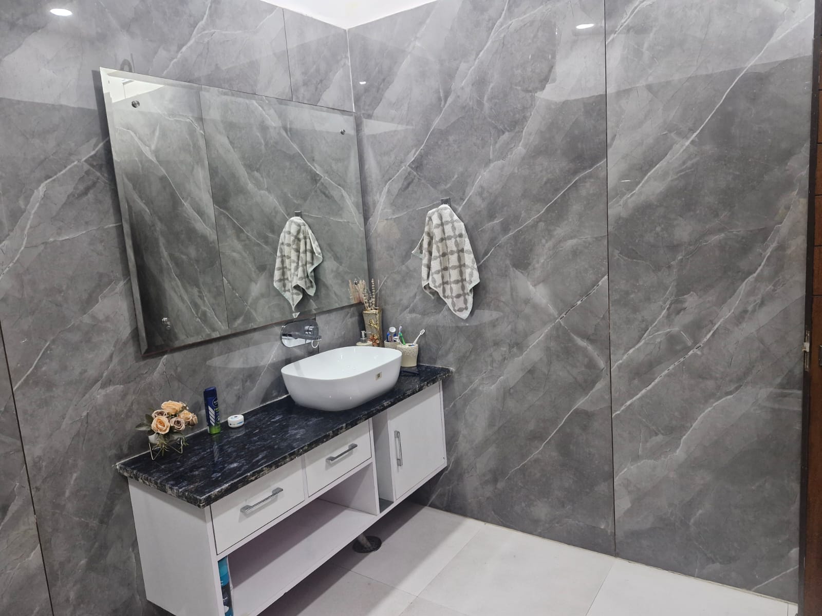 3 BHK + Servant Room Apartment For Sale in Emaar The Palm Drive-Palm Studios