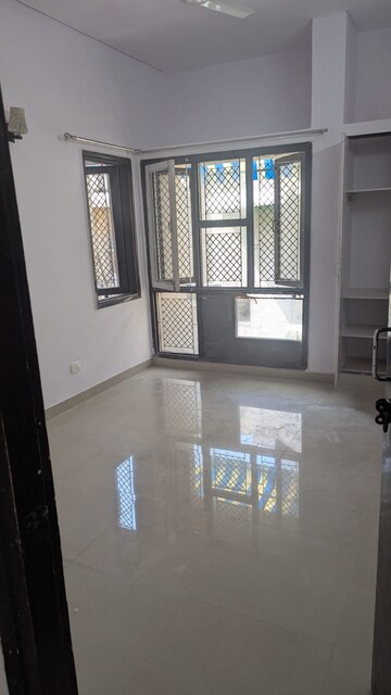 3 BHK Apartment For Rent in Rohini Sector 13