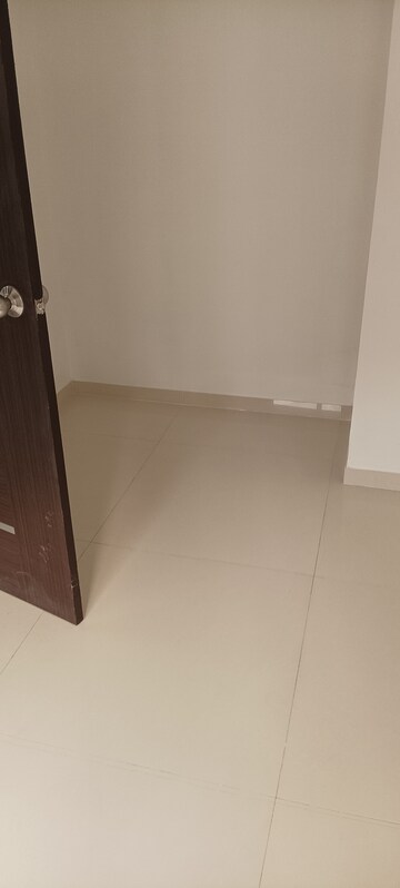 Room in 1 BHK Apartment at Tiara Hills, Mira Road – for Sale