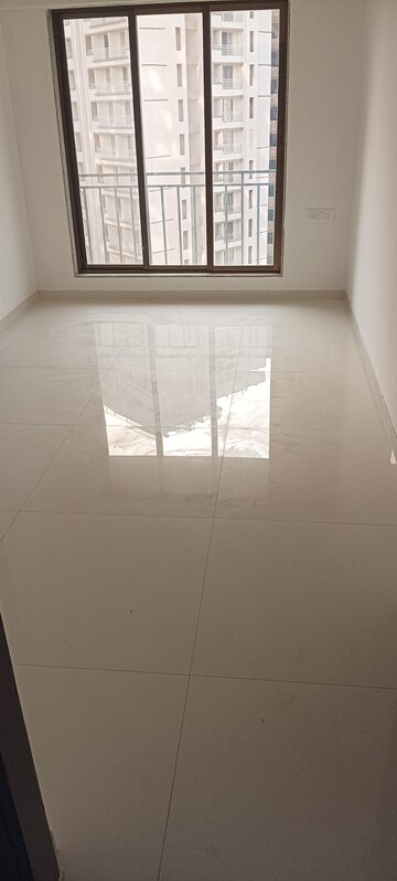 Room in 1 BHK Apartment at Tiara Hills, Mira Road – for Sale