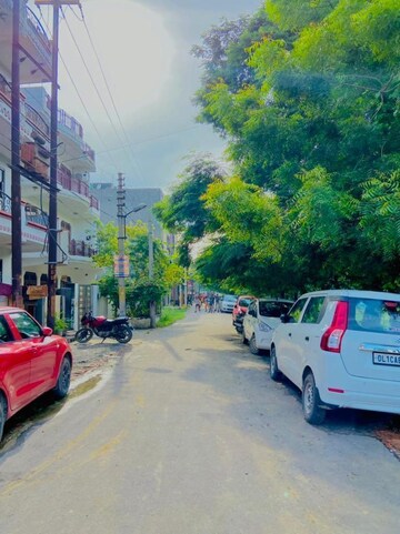 Parking in 2 BHK Builder Floor at Sonia Vihar – for Sale