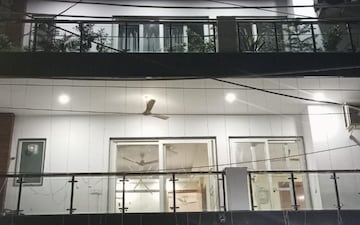3 BHK Builder Floor For Sale in Sector 9