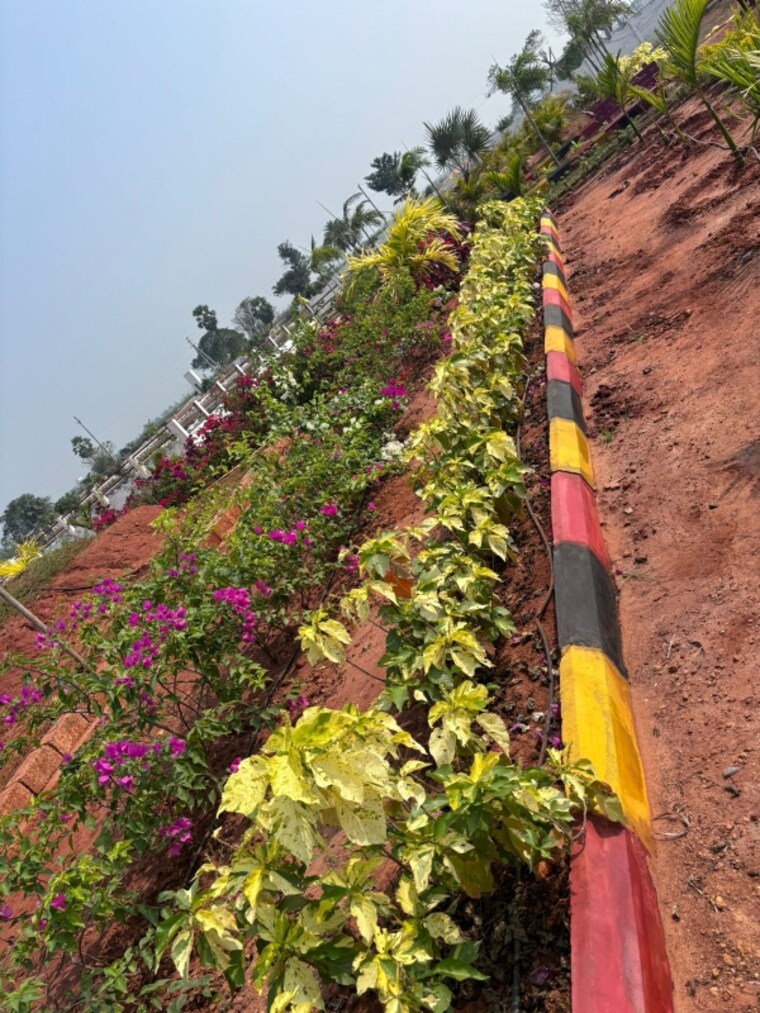Garden, tadepalli  200 Sq.Yd. Plot In Tadepalli Vijayawada 8369392