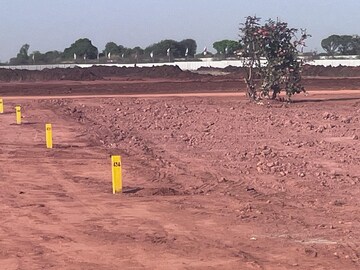  Plot For Sale in Manneguda