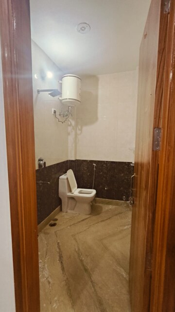 Bathroom in 2 BHK Builder Floor at Ansal Sushant Lok I, Sector 43 – for Rent