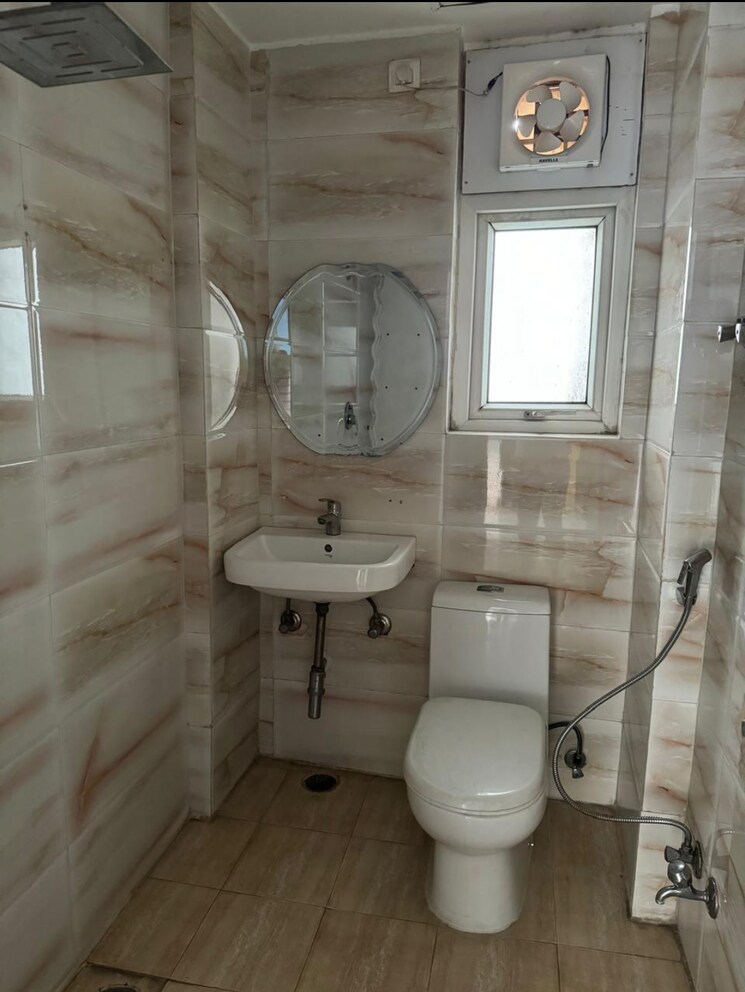 Bathroom, jmd-gardens 4 Bedroom 2315 Sq.Ft. Apartment In Sector 33 Gurgaon 8369437