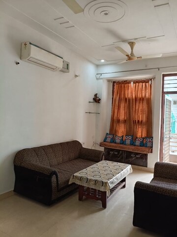Living Room in 2 BHK Independent House at Sector 31 – for Rent
