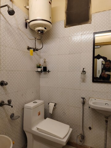 Bathroom in 1 BHK Builder Floor at Safdarjang Enclave – for Rent