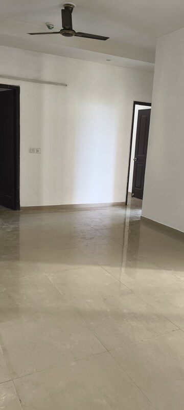 Room in 2 BHK Apartment at Prateek Grand City, Siddharth Vihar – for Rent