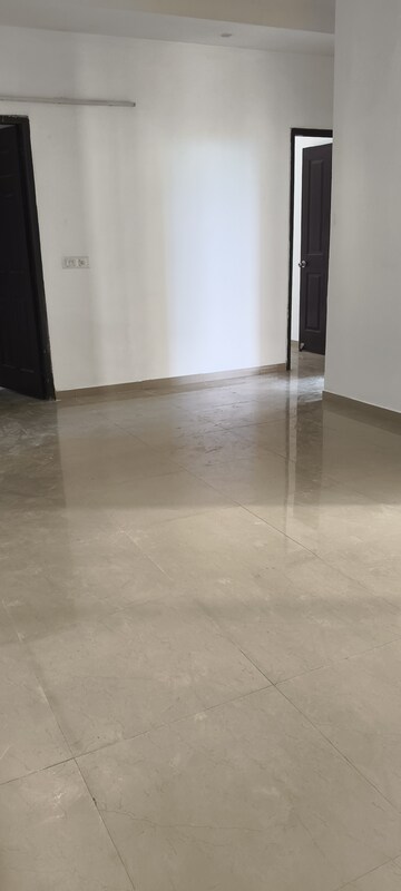 Room in 2 BHK Apartment at Prateek Grand City, Siddharth Vihar – for Rent