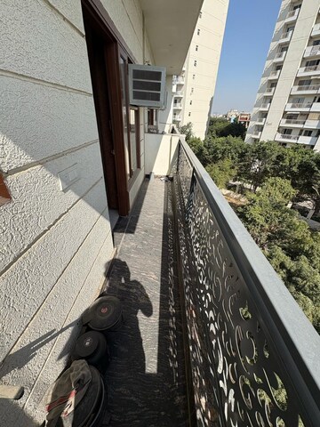 Balcony in 1 RK Builder Floor at Ansal Sushant Lok I, Sector 43 – for Rent