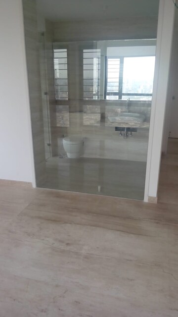 Room in 3.5 BHK Apartment at Radius Imperial Heights, Goregaon West – for Rent
