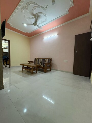 Living Room in 2 BHK Builder Floor at Sector 47 – for Rent