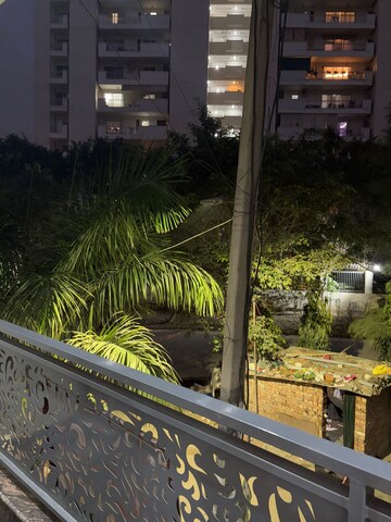 Balcony in 2 BHK Builder Floor at Sector 47 – for Rent