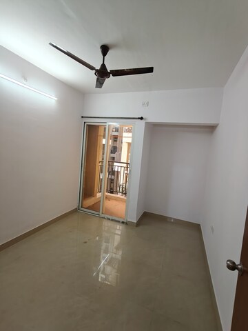 Room in 2 BHK Apartment at DB Orchid Ozone, Dahisar East – for Rent