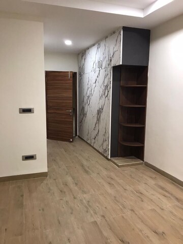 Room in 3 BHK Builder Floor at Sector 51 – for Rent