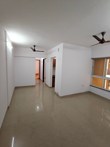 Room in 2 BHK Apartment at DB Orchid Ozone, Dahisar East – for Rent