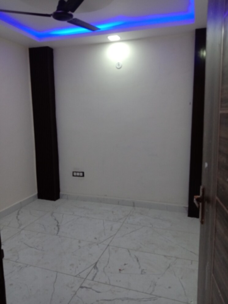 Room, dwarka mor 2 Bedroom 585 Sq.Ft. Builder Floor In Dwarka Mor Delhi 8369631