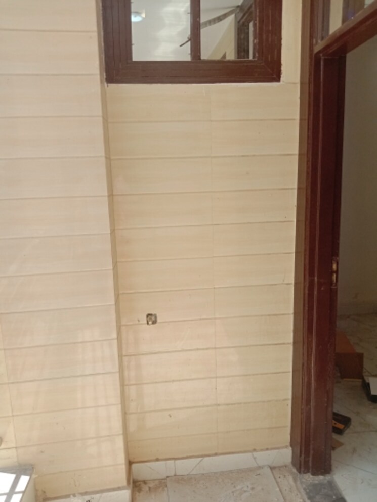 Bathroom, dwarka mor 2 Bedroom 585 Sq.Ft. Builder Floor In Dwarka Mor Delhi 8369631