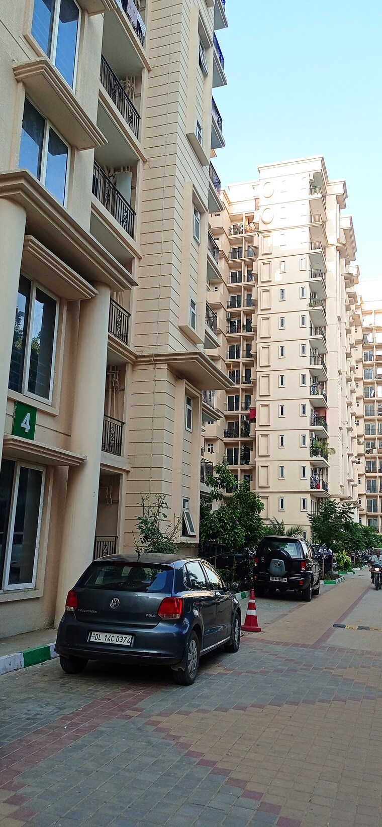 Exterior View, signature-the-serenas 2 Bedroom 724 Sq.Ft. Apartment In Sohna Sector 36 Gurgaon 8369653