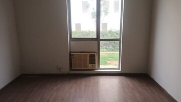 Room in 2.5 BHK Builder Floor at Smart World Gems, Sector 89 – for Sale