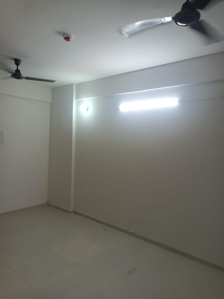 Room, signature-global-the-millennia 2 Bedroom 1050 Sq.Ft. Apartment In Sector 37d Gurgaon 8369690