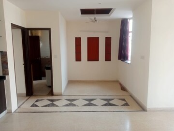 Bedroom in 4 BHK Apartment at DLF Windsor Court, Dlf Phase iv – for Rent