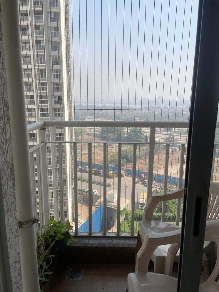 Balcony, lodha-amara 2 Bedroom 882 Sq.Ft. Apartment In Kolshet Road Thane 8369713
